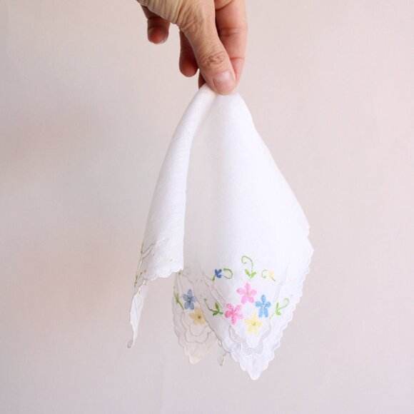 Vintage Handkerchief, Pink Blue and Yellow Flower Embroidery on White Cotton - Picture 10 of 10